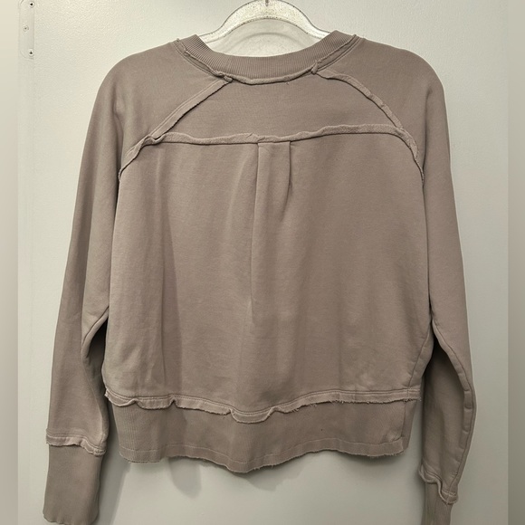 FairTrade Soft Cream Sherpa Long-sleeve Jersey Crop Top - Picture 10 of 12